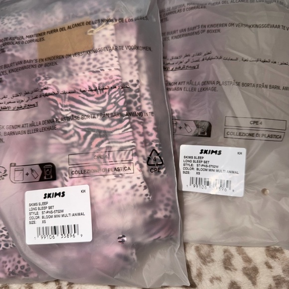 SOLD!!! SKIMS Long Sleep - 2026 VDAY SET!! - Picture 5 of 7